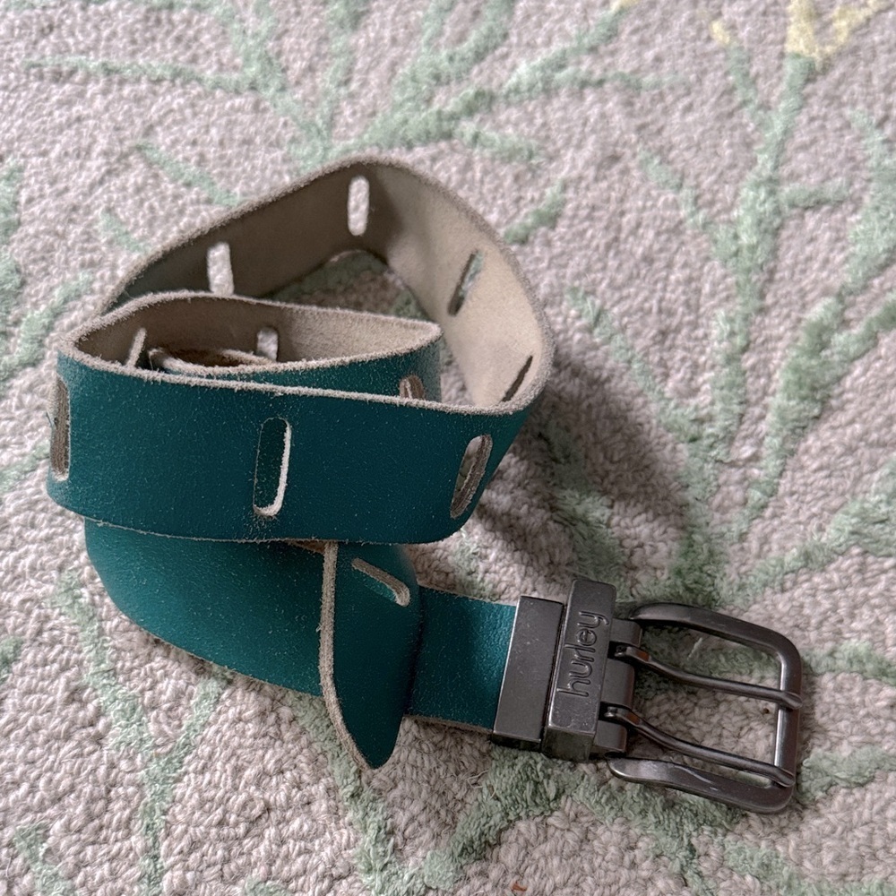 Vintage Hurley teal Y2K leather belt L